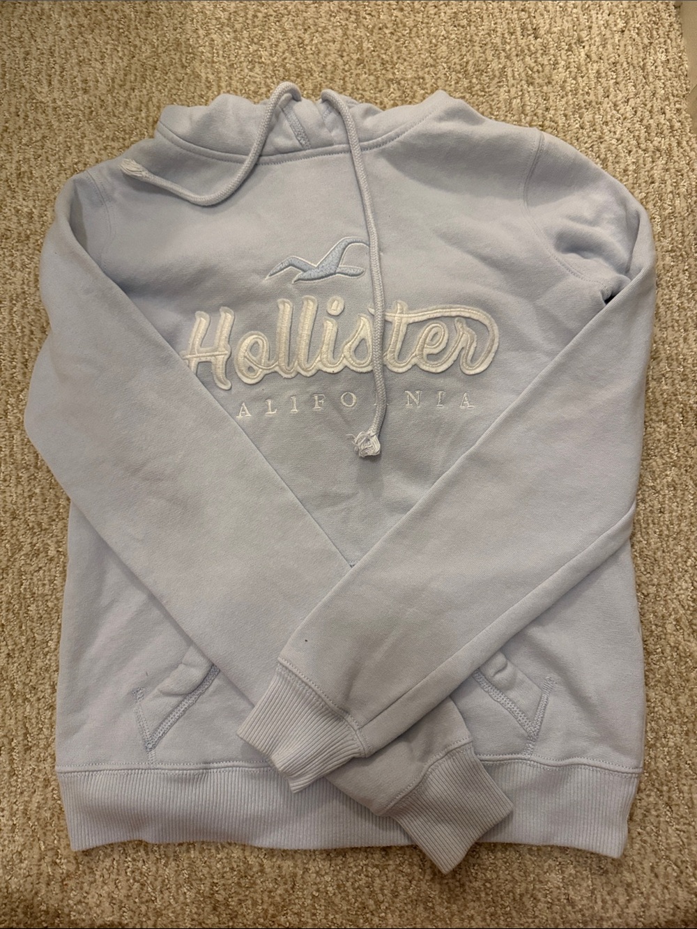 Hollister Light Blue Crewneck Hoodie with Embroidered Logo - Men